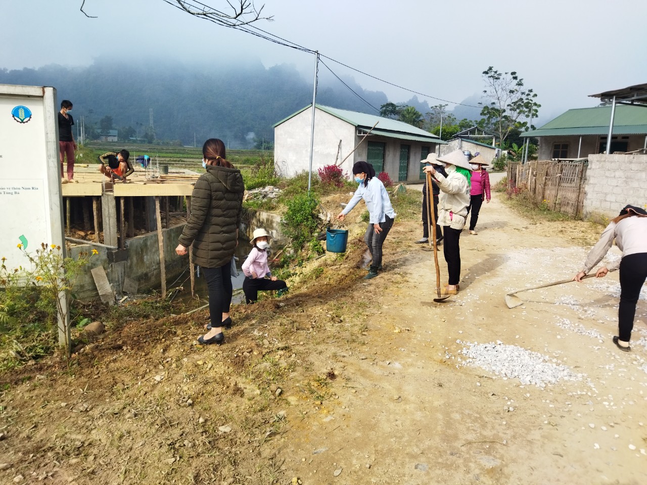 Đoàn Thanh Niên xã Tùng Bá xung kích trong bả vệ môi trường