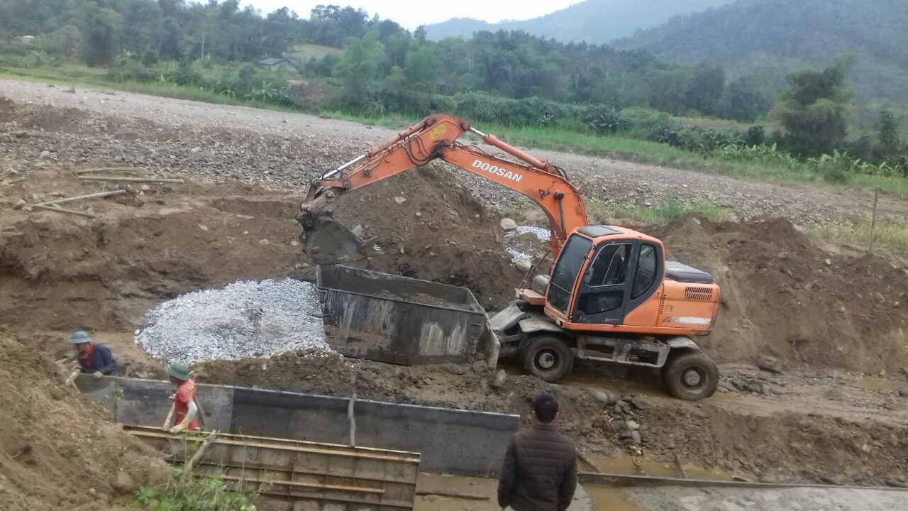 XÂY KÈ CHỐNG SẠT LỞ SÔNG MA BẢO VỆ KHU TRUNG TÂM XÃ TÙNG BÁ