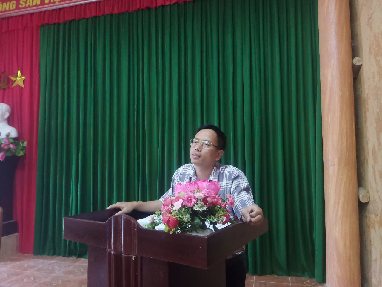 Thôn Lùng Khố; Lao Chải; Pao Mã Phìn; Bản Thăng xã Tùng Vài tổ chức họp thôn tuyên truyền cơ chế chính sách và phòng chống dịch tả lơn châu phi.