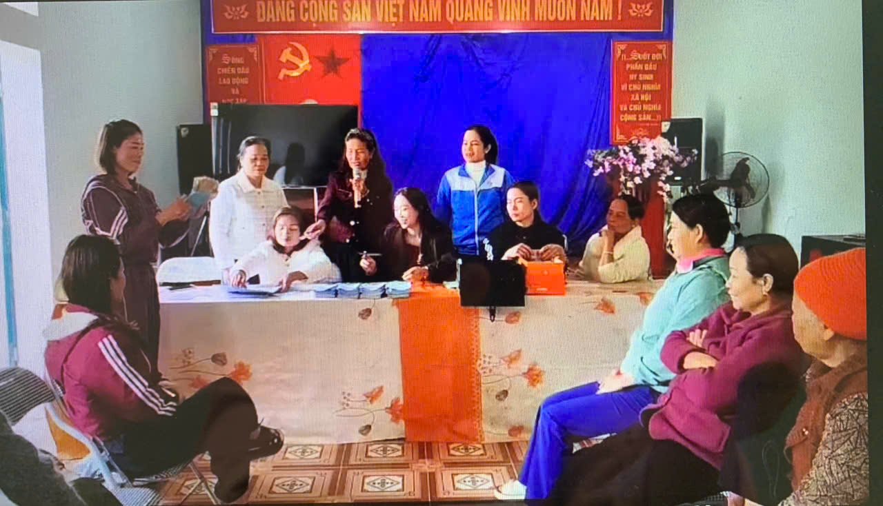 Tổng kết chu kỳ Nhóm cha mẹ lồng ghép TK&VV thôn bản năm 2025 chi hội phụ nữ thôn Khuổi Niếng