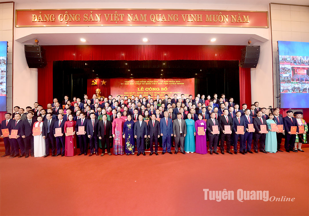 Danh sách Bí thư Đảng ủy các xã, phường