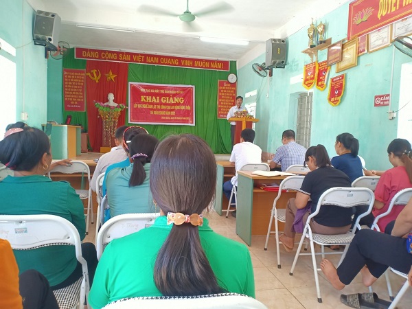 Khai giảng lớp dạy nghề ngắn hạn cho lao động nông thôn năm 2022