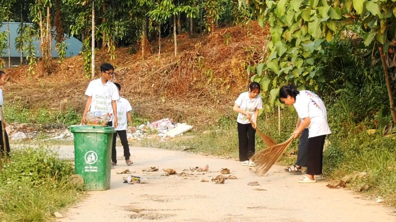 Quang Bình: Nhóm học sinh chung tay bảo vệ môi trường