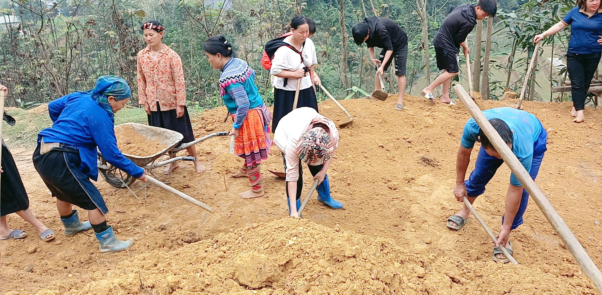 Hội Liên hiệp phụ nữ xã Yên Thành tổ chức lao động “ ngày thứ 7 hướng về nông thôn mới ”.